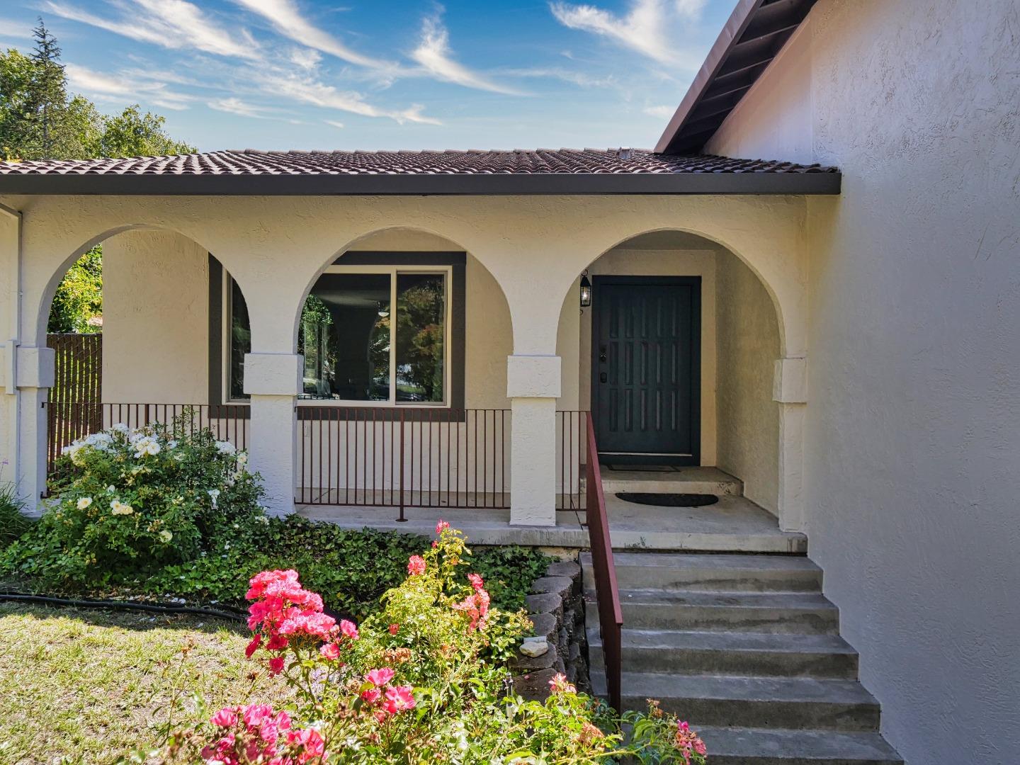 Detail Gallery Image 3 of 18 For 5909 Amend Rd, El Sobrante,  CA 94803 - 4 Beds | 3 Baths