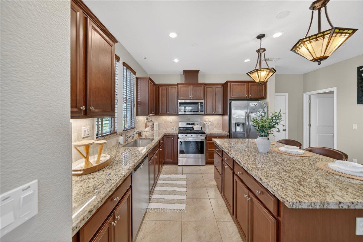 Detail Gallery Image 13 of 43 For 17603 Reynolds St, Marina,  CA 93933 - 3 Beds | 2/1 Baths