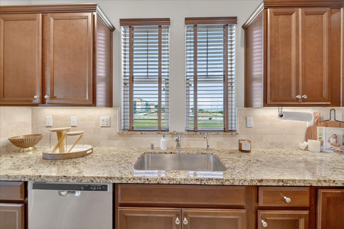 Detail Gallery Image 17 of 43 For 17603 Reynolds St, Marina,  CA 93933 - 3 Beds | 2/1 Baths