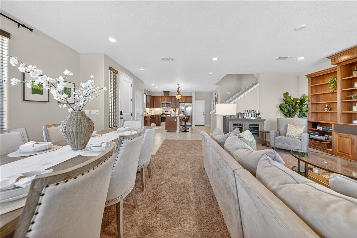 Detail Gallery Image 8 of 43 For 17603 Reynolds St, Marina,  CA 93933 - 3 Beds | 2/1 Baths