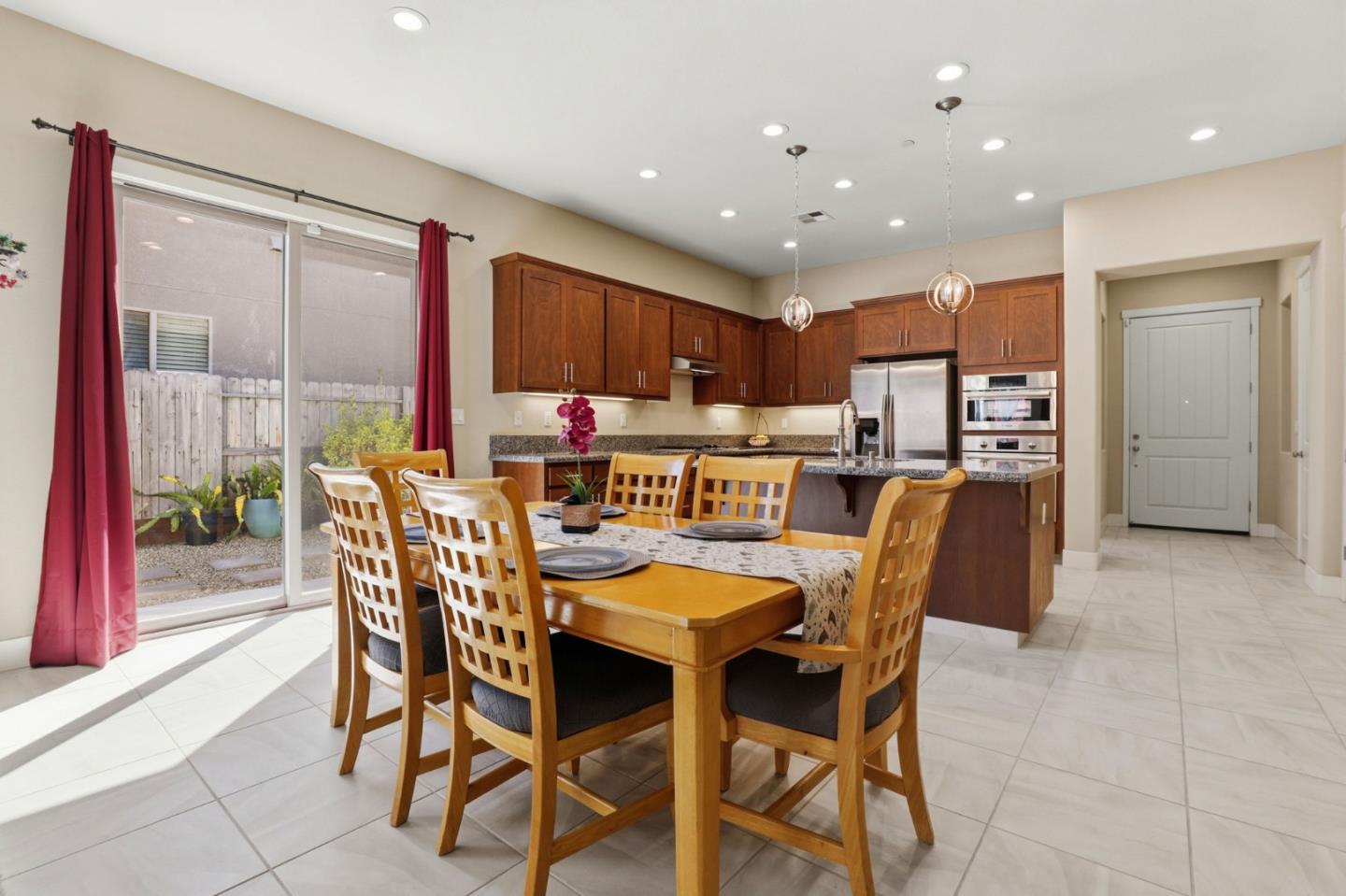 Detail Gallery Image 16 of 41 For 1575 Sunflower Dr, Hollister,  CA 95023 - 4 Beds | 2 Baths