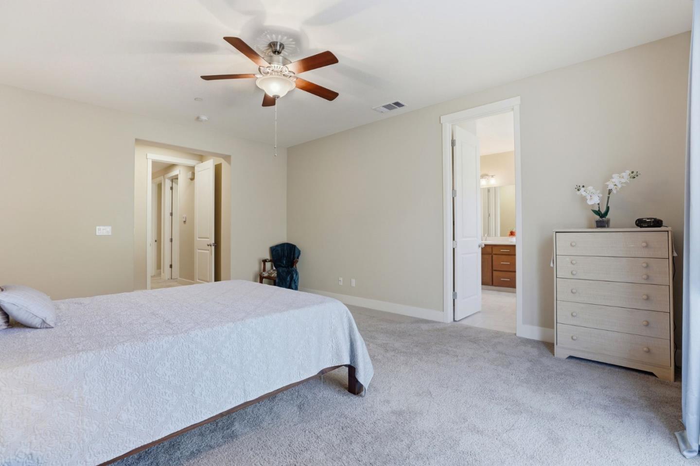 Detail Gallery Image 19 of 41 For 1575 Sunflower Dr, Hollister,  CA 95023 - 4 Beds | 2 Baths