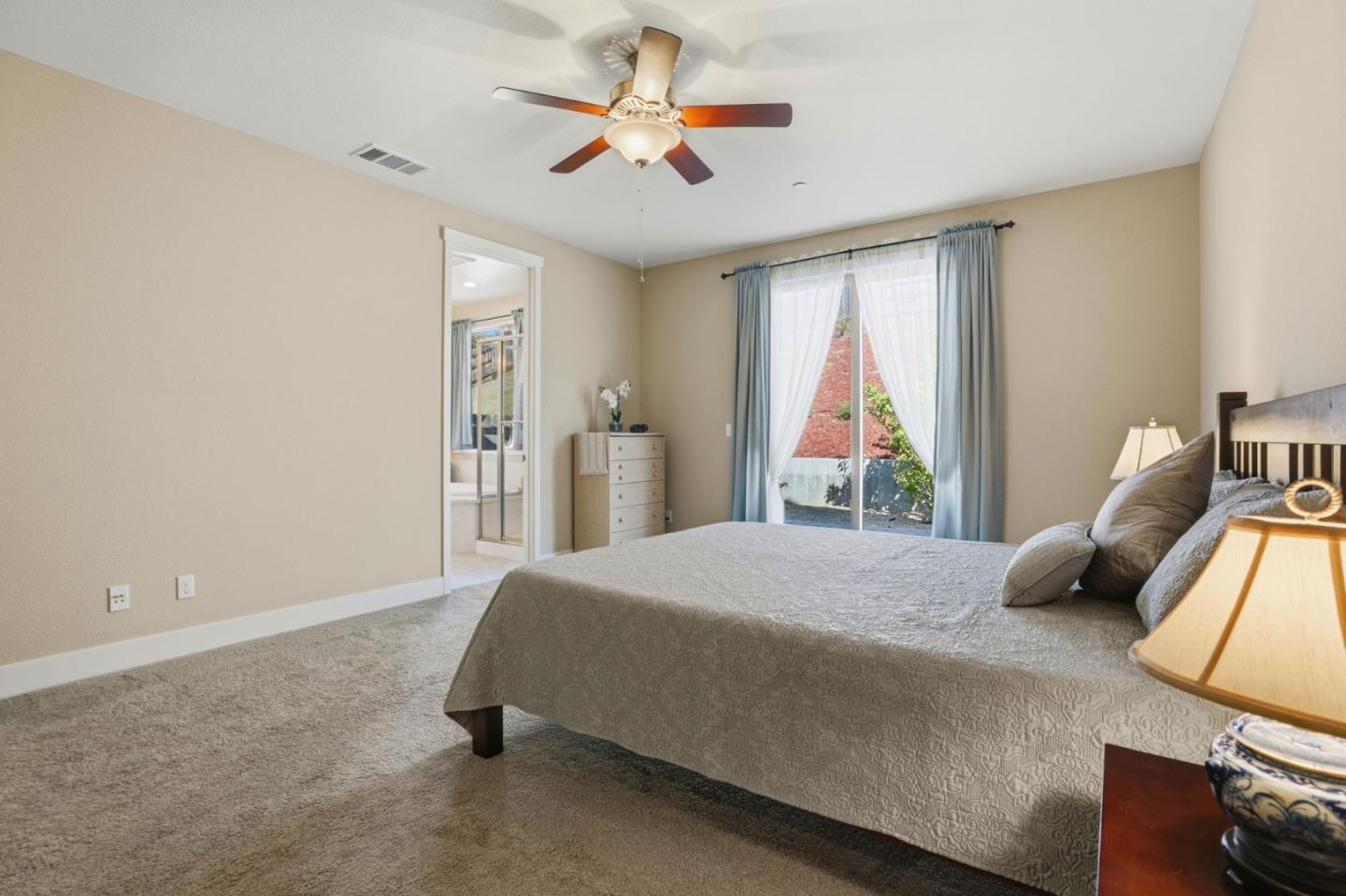 Detail Gallery Image 20 of 41 For 1575 Sunflower Dr, Hollister,  CA 95023 - 4 Beds | 2 Baths