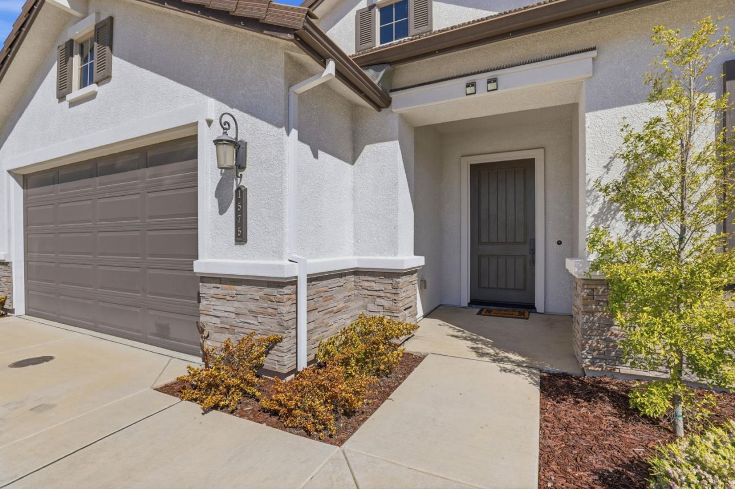 Detail Gallery Image 3 of 41 For 1575 Sunflower Dr, Hollister,  CA 95023 - 4 Beds | 2 Baths