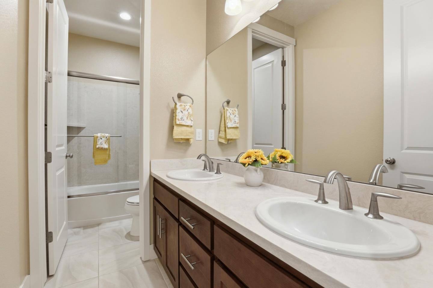 Detail Gallery Image 31 of 41 For 1575 Sunflower Dr, Hollister,  CA 95023 - 4 Beds | 2 Baths