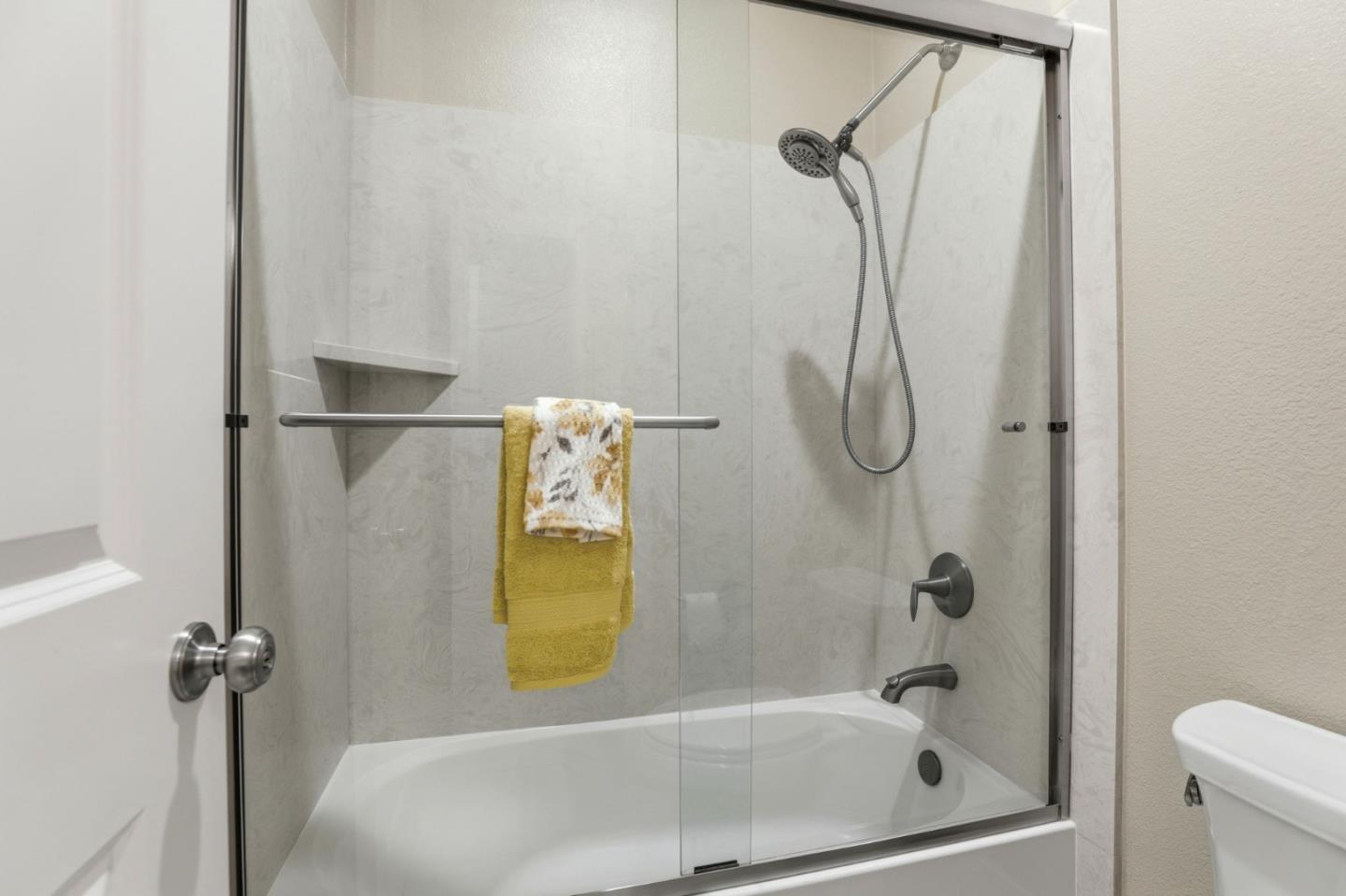 Detail Gallery Image 32 of 41 For 1575 Sunflower Dr, Hollister,  CA 95023 - 4 Beds | 2 Baths