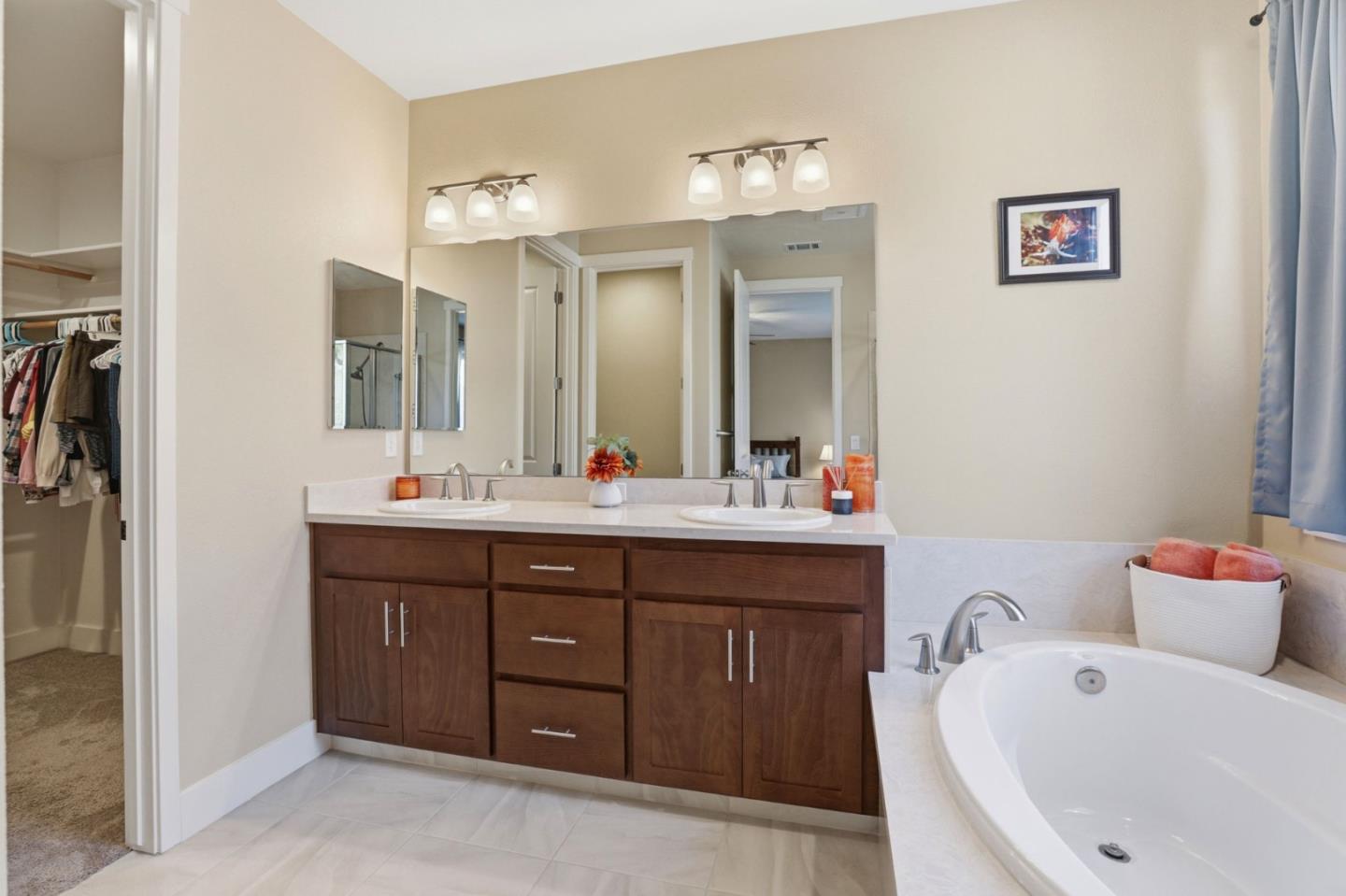 Detail Gallery Image 33 of 41 For 1575 Sunflower Dr, Hollister,  CA 95023 - 4 Beds | 2 Baths