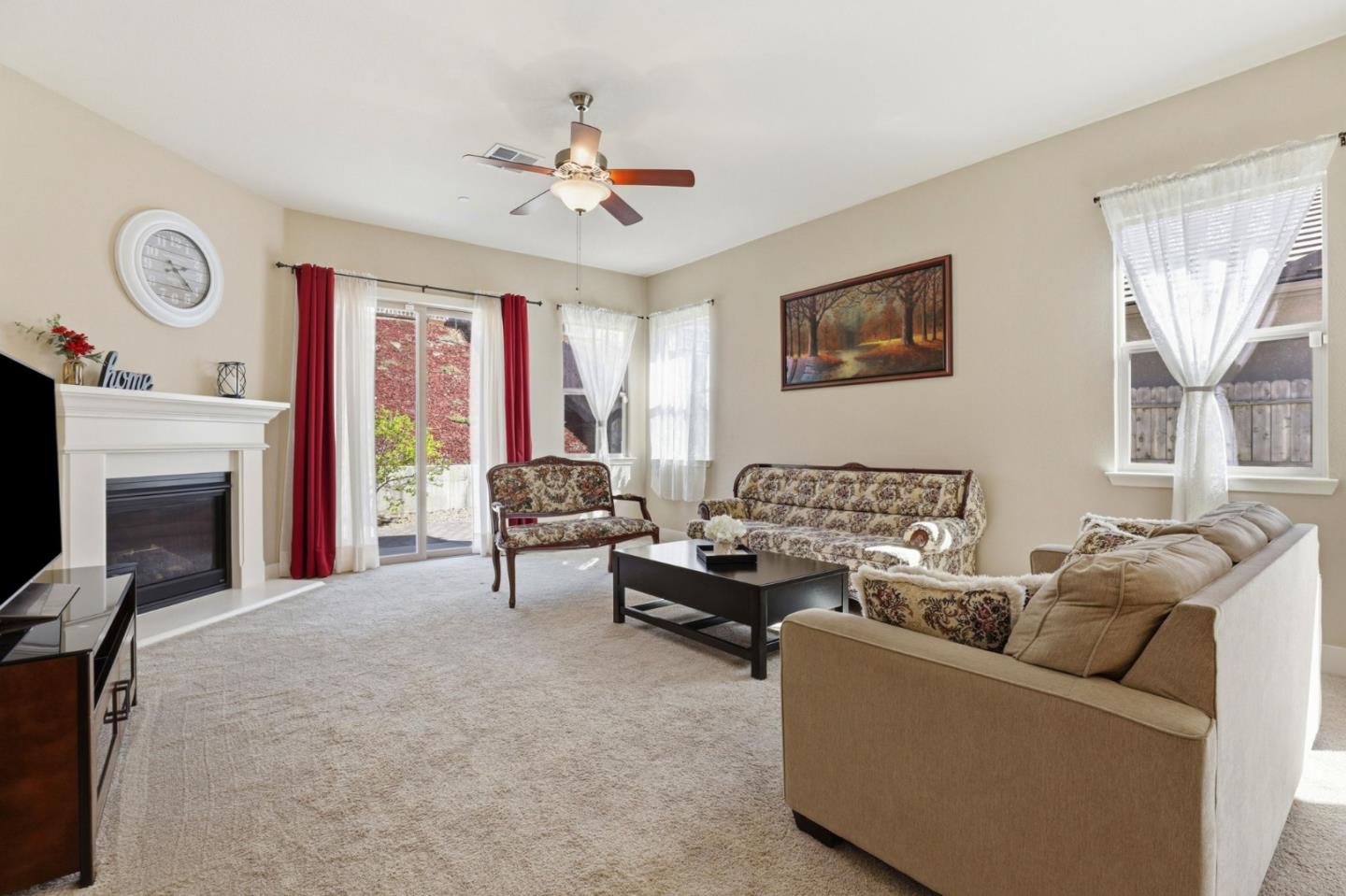 Detail Gallery Image 6 of 41 For 1575 Sunflower Dr, Hollister,  CA 95023 - 4 Beds | 2 Baths