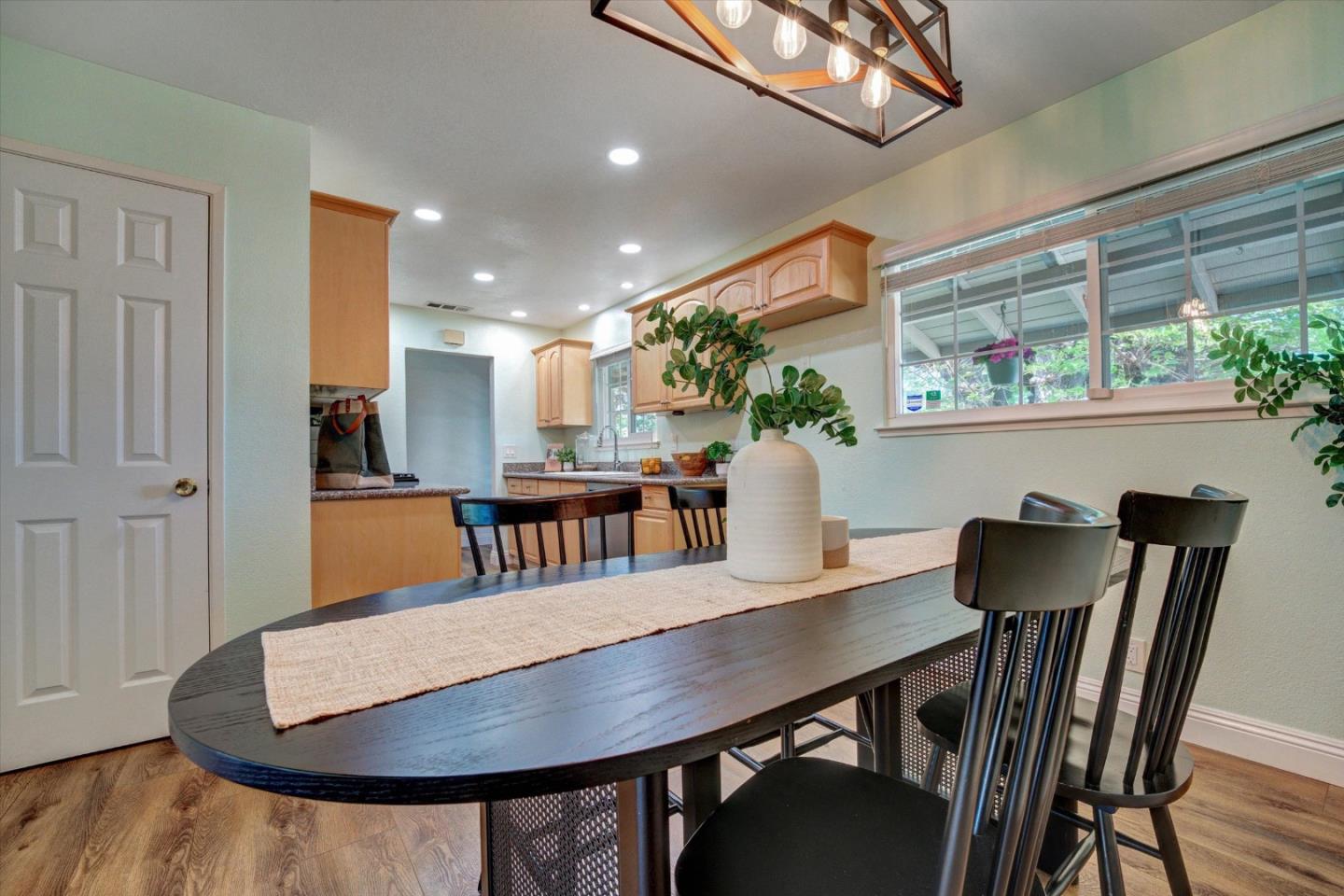 Detail Gallery Image 11 of 36 For 1650 Matheson Rd, Concord,  CA 94521 - 3 Beds | 2 Baths