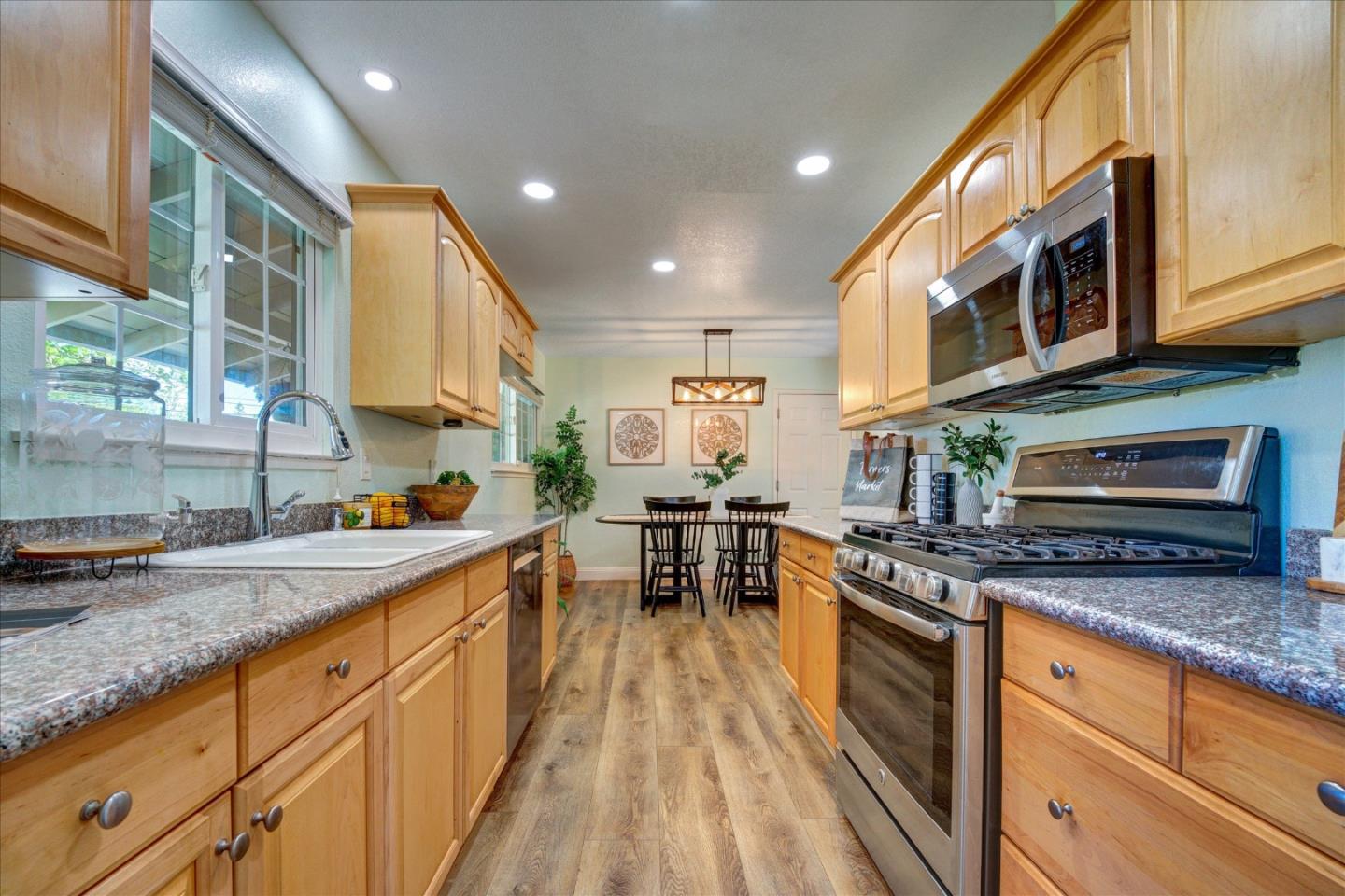 Detail Gallery Image 8 of 36 For 1650 Matheson Rd, Concord,  CA 94521 - 3 Beds | 2 Baths