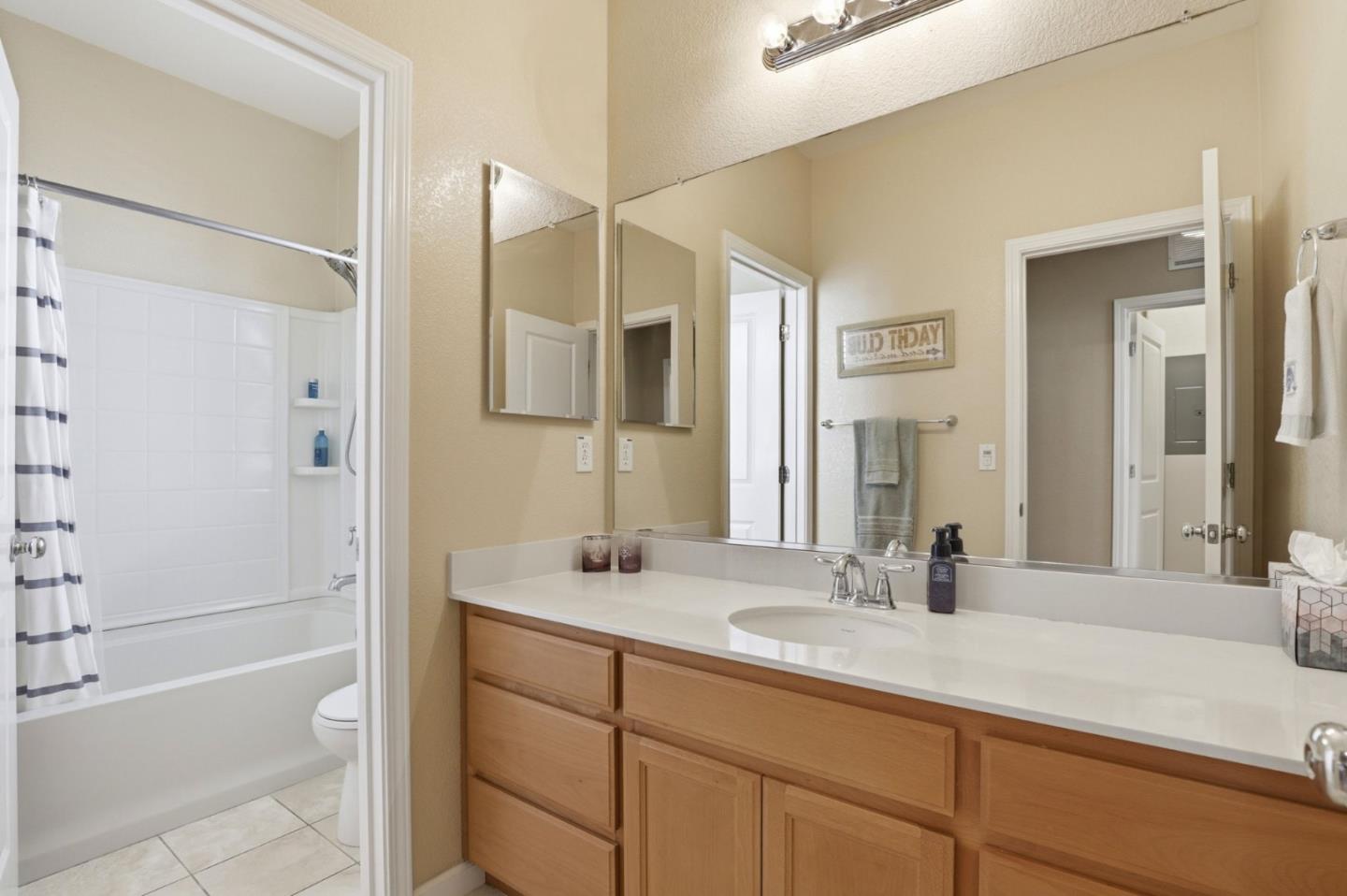 Detail Gallery Image 25 of 35 For 9554 Rodeo Dr, Gilroy,  CA 95020 - 5 Beds | 3 Baths