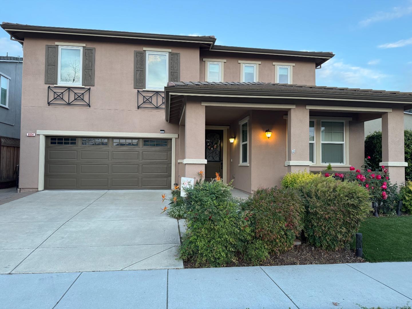 Detail Gallery Image 4 of 35 For 9554 Rodeo Dr, Gilroy,  CA 95020 - 5 Beds | 3 Baths