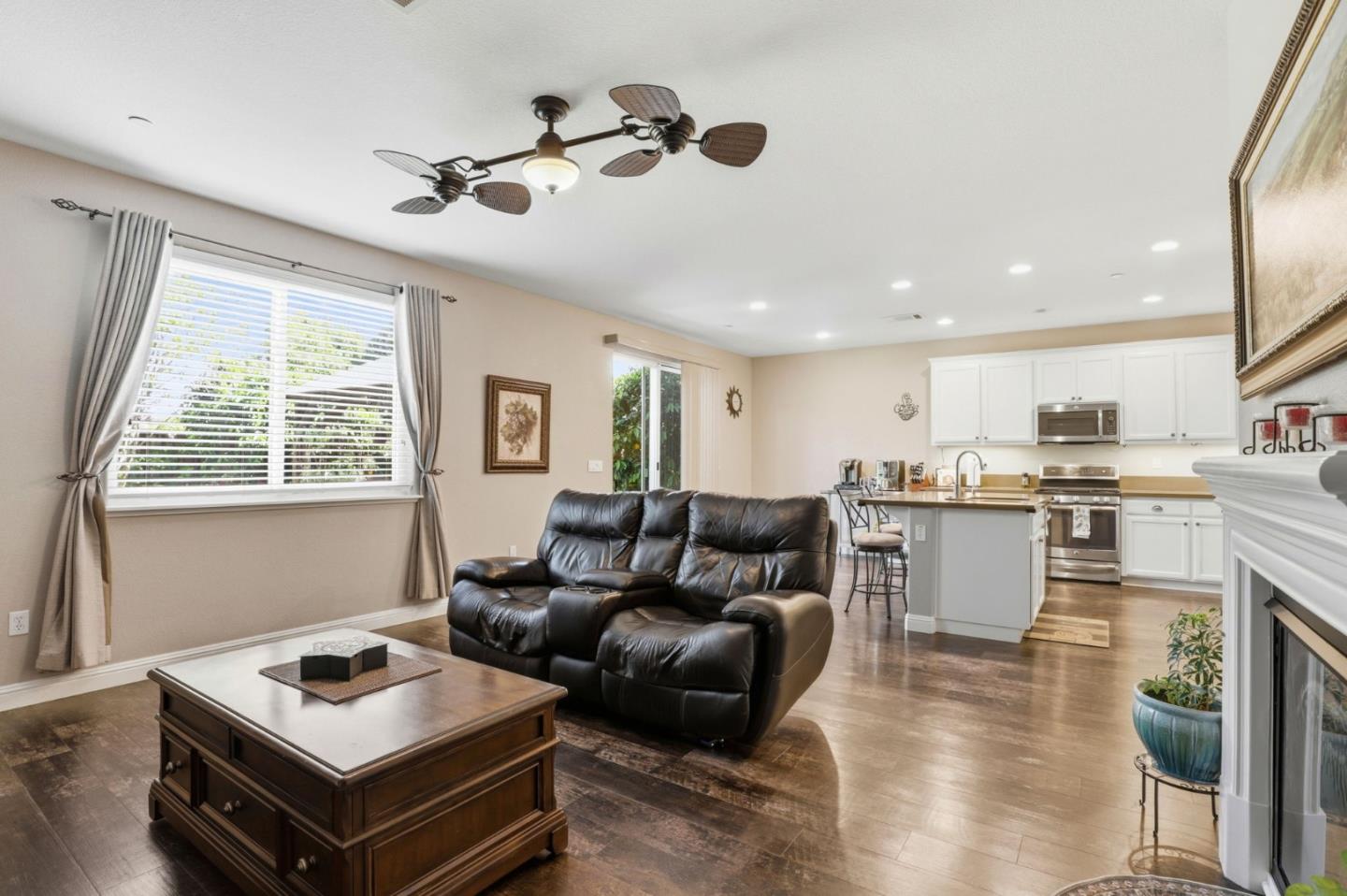 Detail Gallery Image 6 of 35 For 9554 Rodeo Dr, Gilroy,  CA 95020 - 5 Beds | 3 Baths