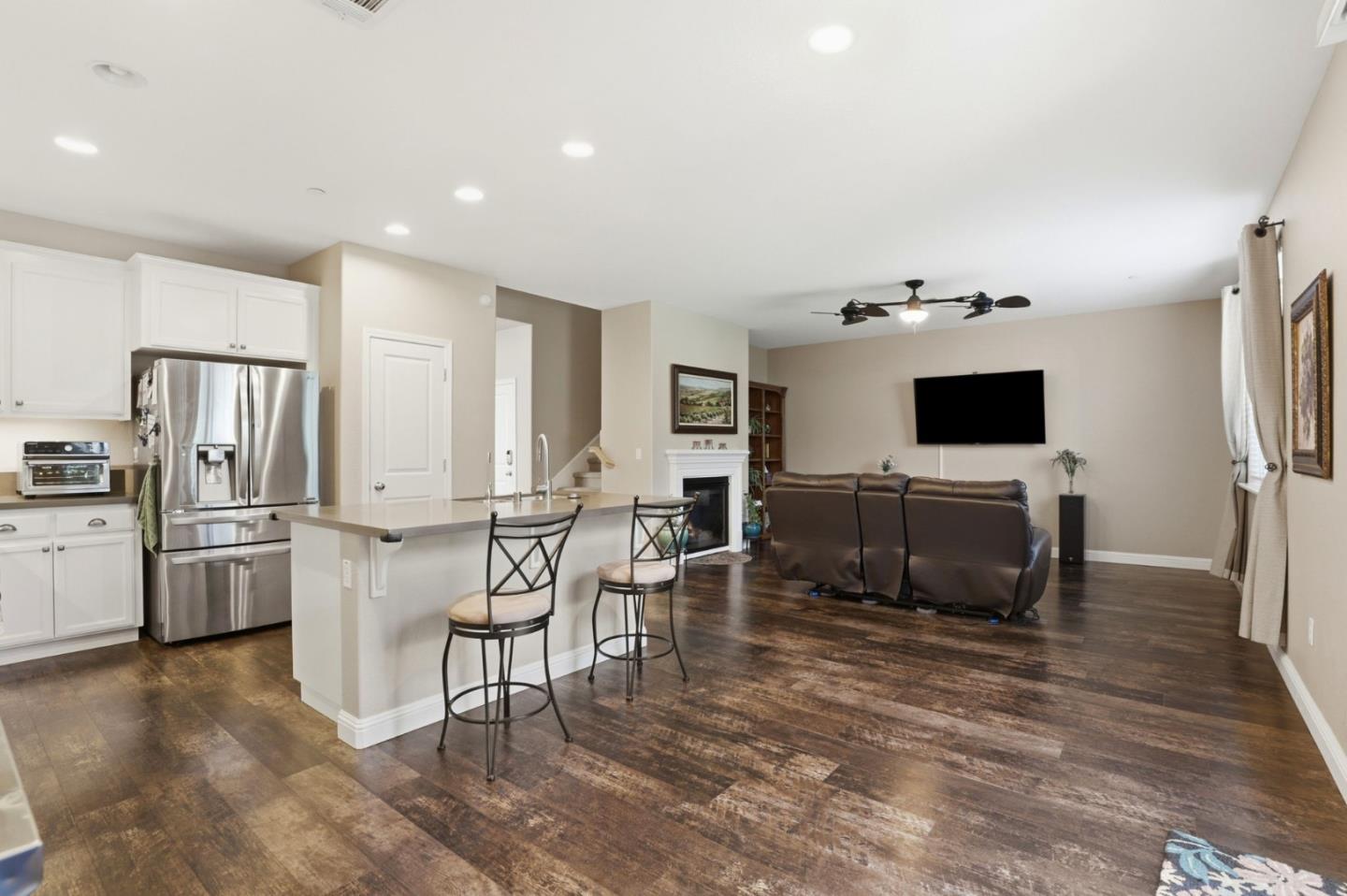 Detail Gallery Image 8 of 35 For 9554 Rodeo Dr, Gilroy,  CA 95020 - 5 Beds | 3 Baths