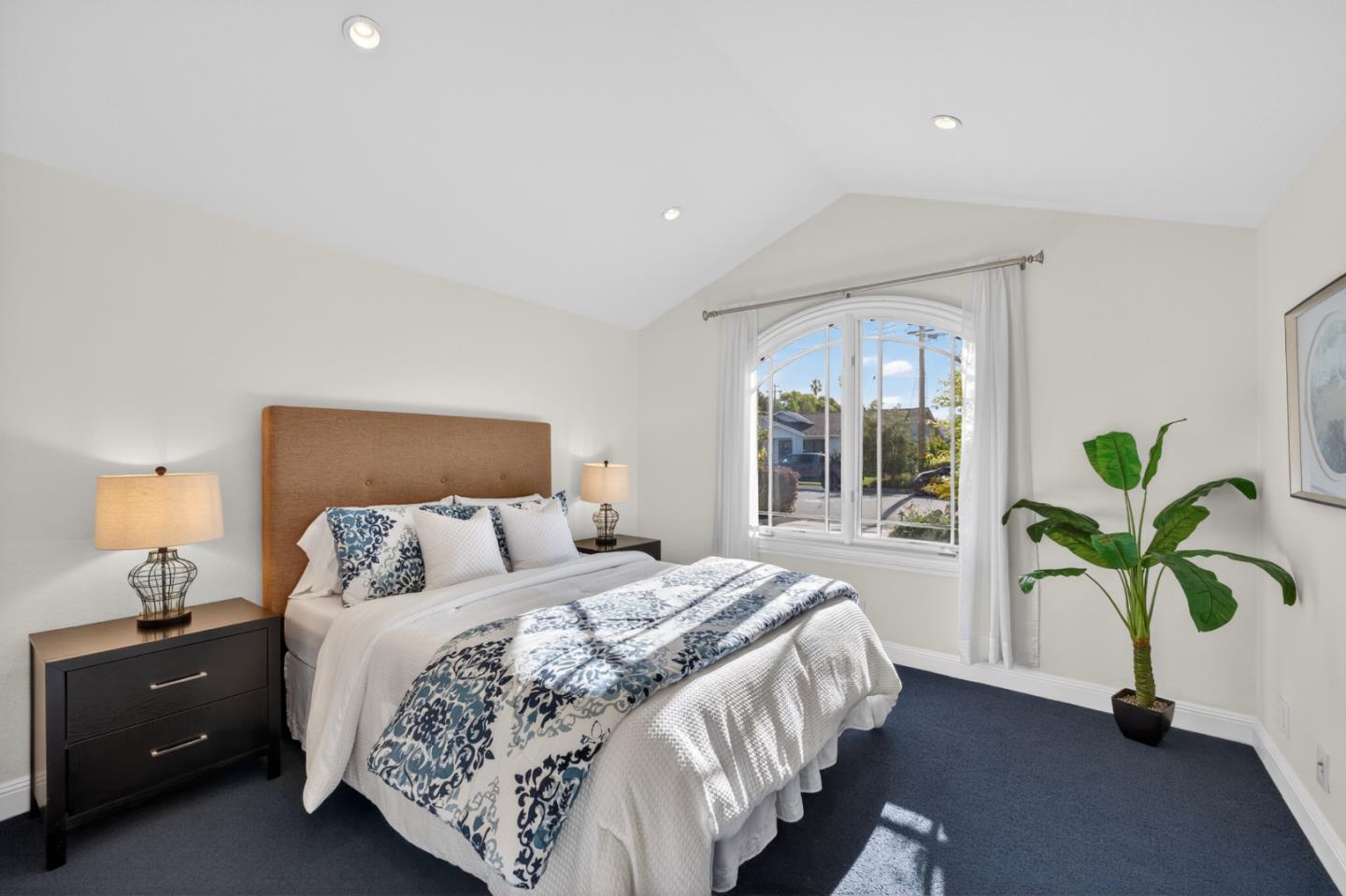 Detail Gallery Image 16 of 97 For 1487 Fallen Leaf Ln, Los Altos,  CA 94024 - 5 Beds | 4 Baths