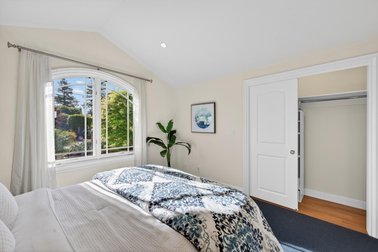 Detail Gallery Image 17 of 97 For 1487 Fallen Leaf Ln, Los Altos,  CA 94024 - 5 Beds | 4 Baths