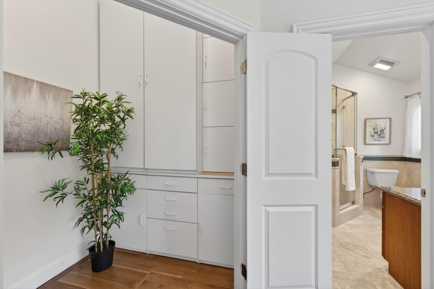 Detail Gallery Image 27 of 97 For 1487 Fallen Leaf Ln, Los Altos,  CA 94024 - 5 Beds | 4 Baths