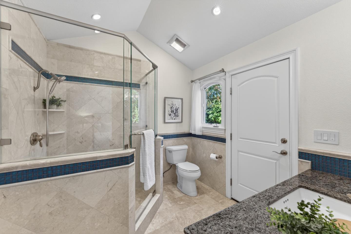 Detail Gallery Image 28 of 97 For 1487 Fallen Leaf Ln, Los Altos,  CA 94024 - 5 Beds | 4 Baths