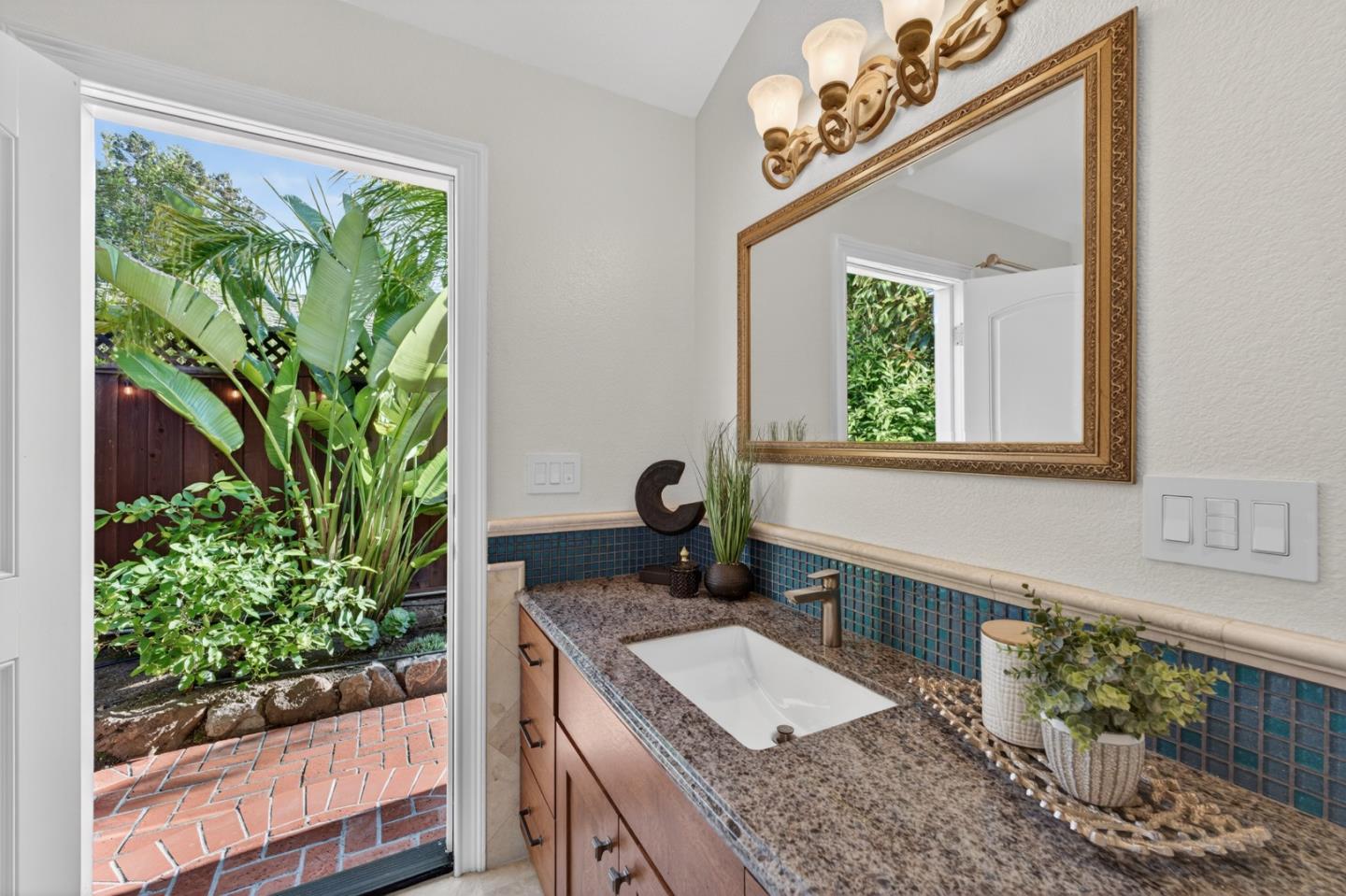 Detail Gallery Image 29 of 97 For 1487 Fallen Leaf Ln, Los Altos,  CA 94024 - 5 Beds | 4 Baths