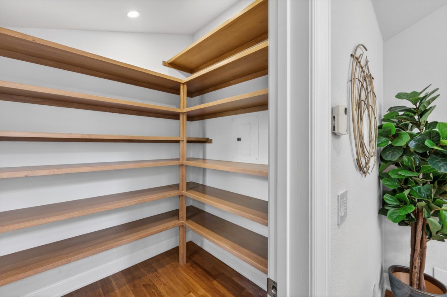 Detail Gallery Image 50 of 97 For 1487 Fallen Leaf Ln, Los Altos,  CA 94024 - 5 Beds | 4 Baths