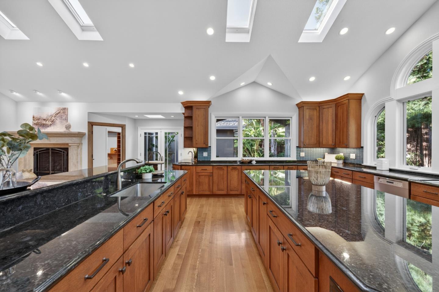 Detail Gallery Image 60 of 97 For 1487 Fallen Leaf Ln, Los Altos,  CA 94024 - 5 Beds | 4 Baths