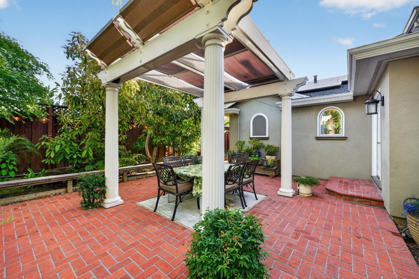 Detail Gallery Image 86 of 97 For 1487 Fallen Leaf Ln, Los Altos,  CA 94024 - 5 Beds | 4 Baths