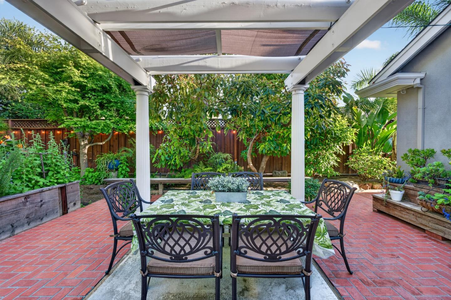 Detail Gallery Image 87 of 97 For 1487 Fallen Leaf Ln, Los Altos,  CA 94024 - 5 Beds | 4 Baths