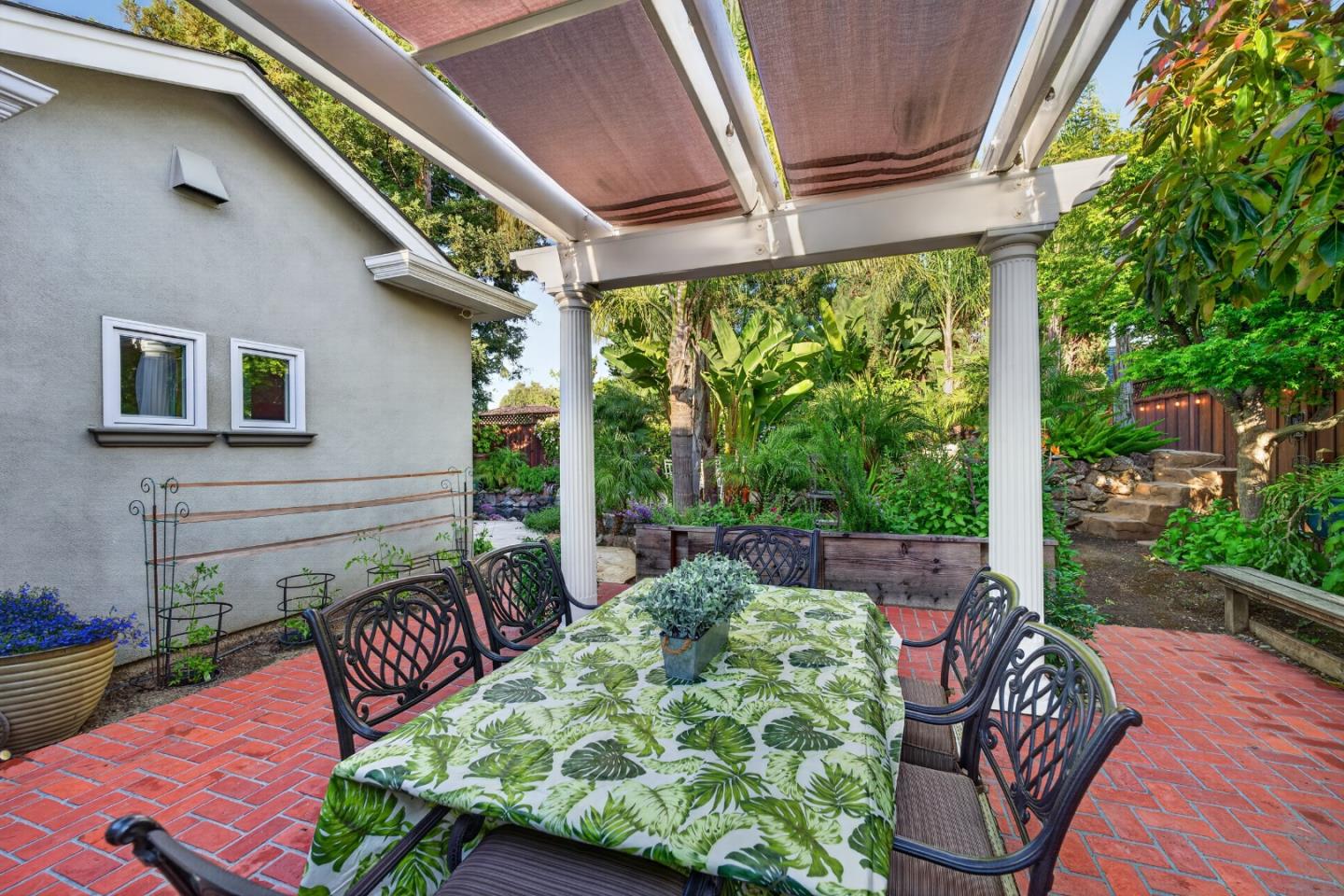 Detail Gallery Image 88 of 97 For 1487 Fallen Leaf Ln, Los Altos,  CA 94024 - 5 Beds | 4 Baths