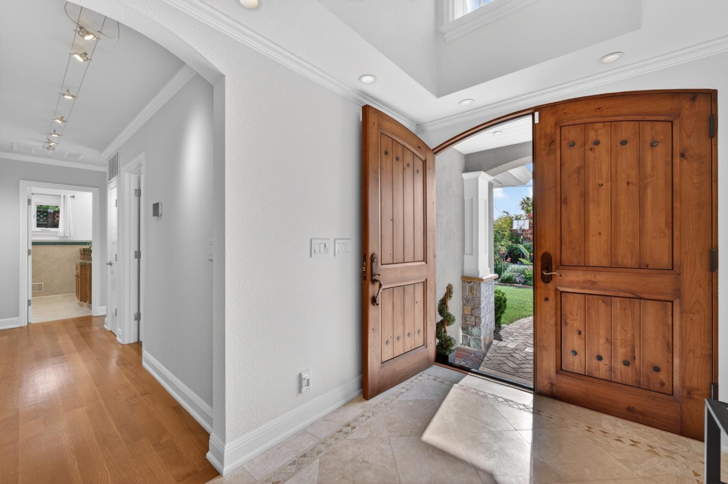 Detail Gallery Image 9 of 97 For 1487 Fallen Leaf Ln, Los Altos,  CA 94024 - 5 Beds | 4 Baths