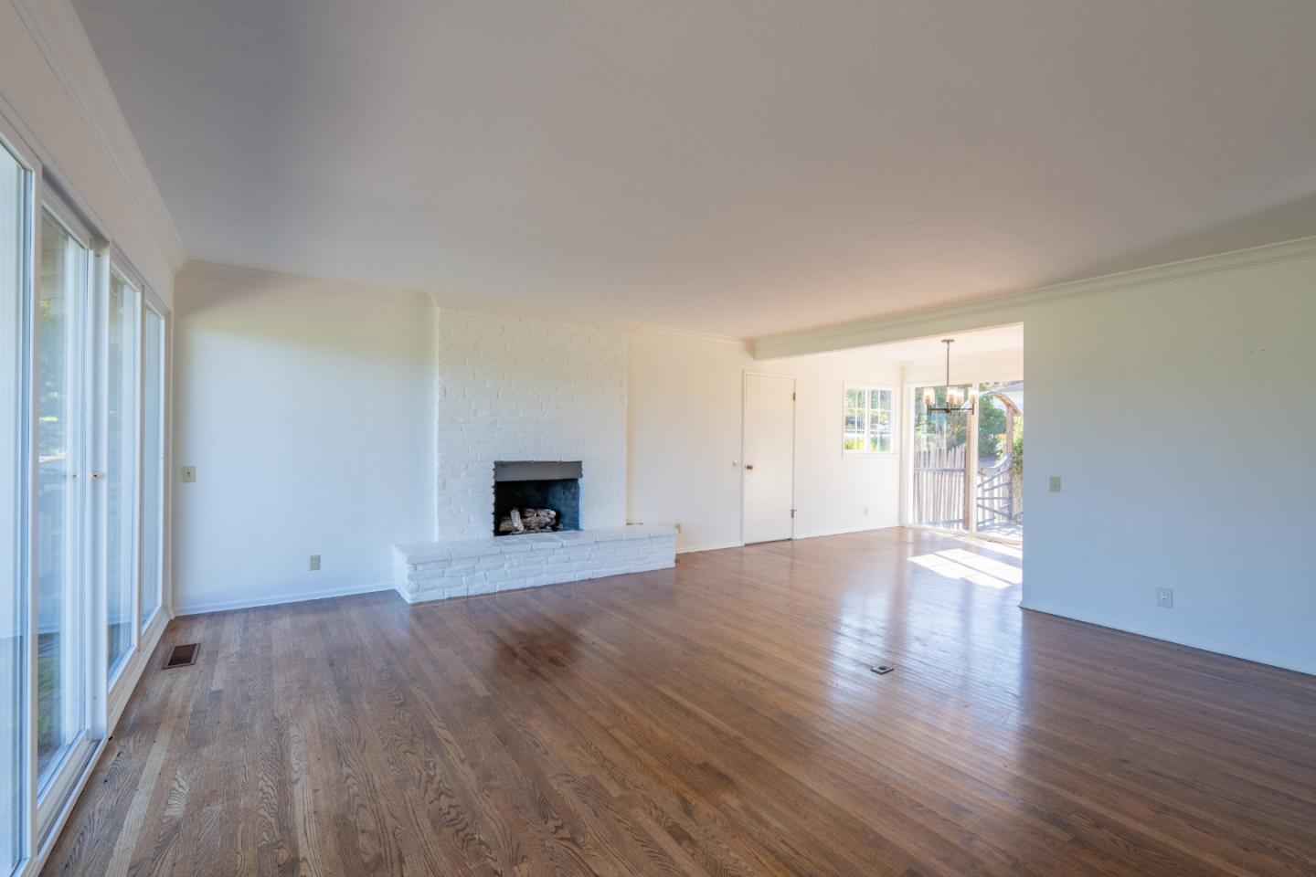 Detail Gallery Image 11 of 32 For 1029 Broncho Rd, Pebble Beach,  CA 93953 - 3 Beds | 2/1 Baths