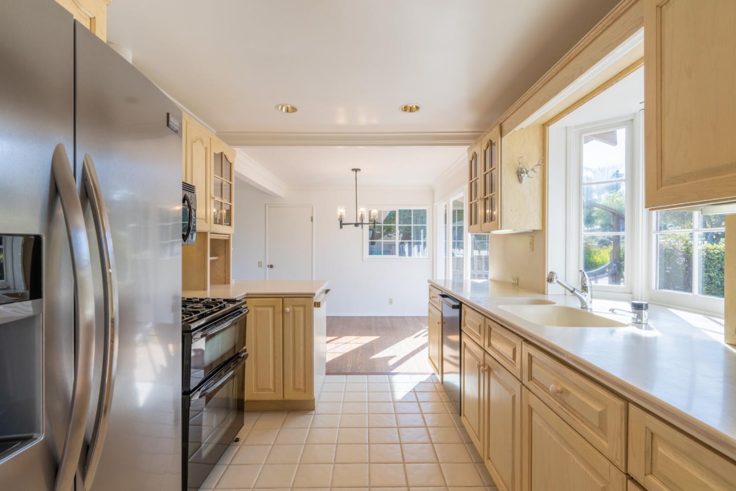 Detail Gallery Image 16 of 32 For 1029 Broncho Rd, Pebble Beach,  CA 93953 - 3 Beds | 2/1 Baths