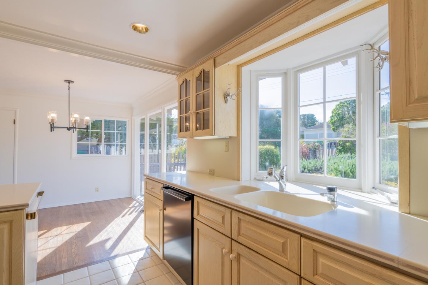 Detail Gallery Image 17 of 32 For 1029 Broncho Rd, Pebble Beach,  CA 93953 - 3 Beds | 2/1 Baths