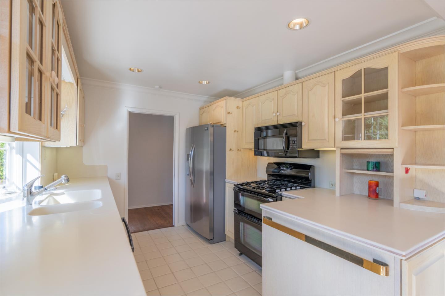 Detail Gallery Image 18 of 32 For 1029 Broncho Rd, Pebble Beach,  CA 93953 - 3 Beds | 2/1 Baths