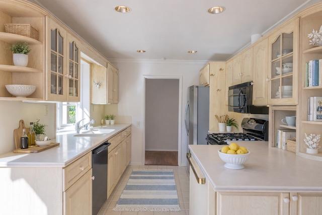 Detail Gallery Image 20 of 32 For 1029 Broncho Rd, Pebble Beach,  CA 93953 - 3 Beds | 2/1 Baths