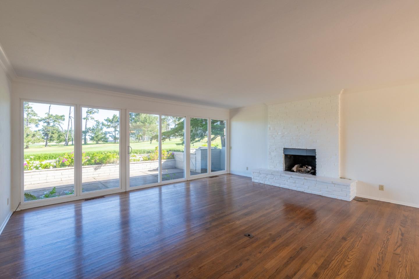 Detail Gallery Image 8 of 32 For 1029 Broncho Rd, Pebble Beach,  CA 93953 - 3 Beds | 2/1 Baths