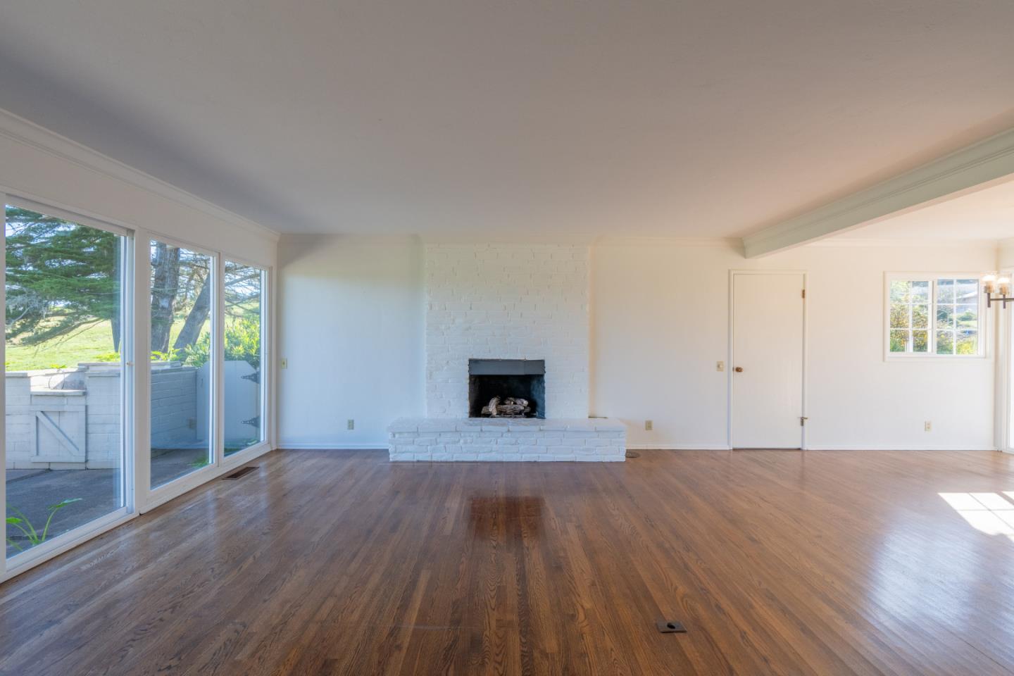 Detail Gallery Image 9 of 32 For 1029 Broncho Rd, Pebble Beach,  CA 93953 - 3 Beds | 2/1 Baths