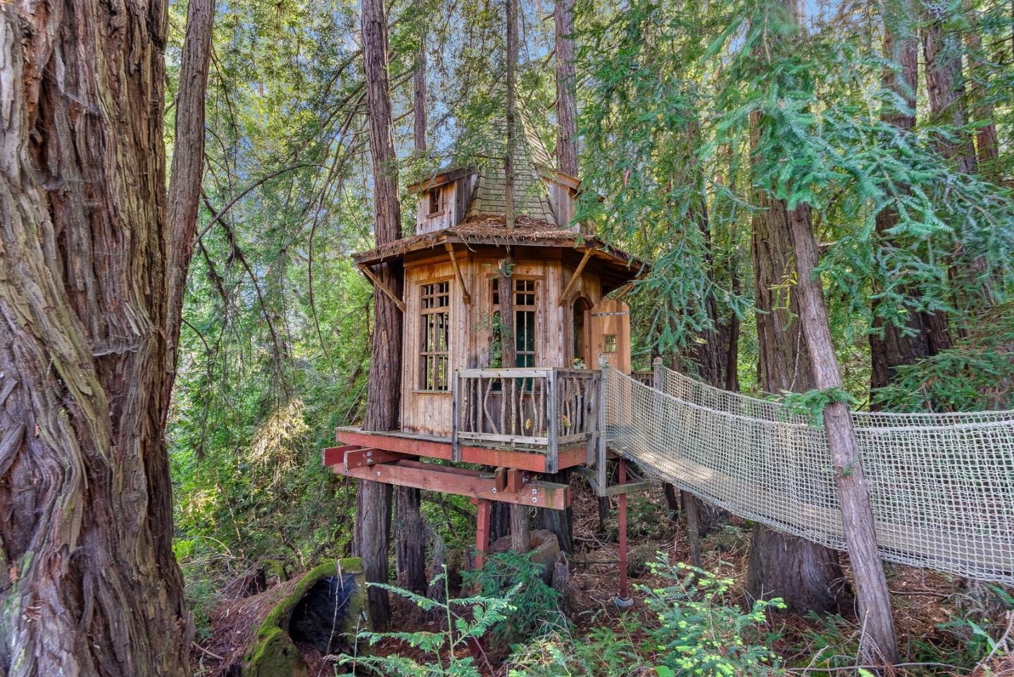 Detail Gallery Image 102 of 112 For 220 Falcon Hl, Santa Cruz,  CA 95065 - 5 Beds | 5/1 Baths