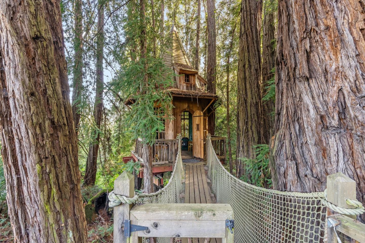 Detail Gallery Image 103 of 112 For 220 Falcon Hl, Santa Cruz,  CA 95065 - 5 Beds | 5/1 Baths