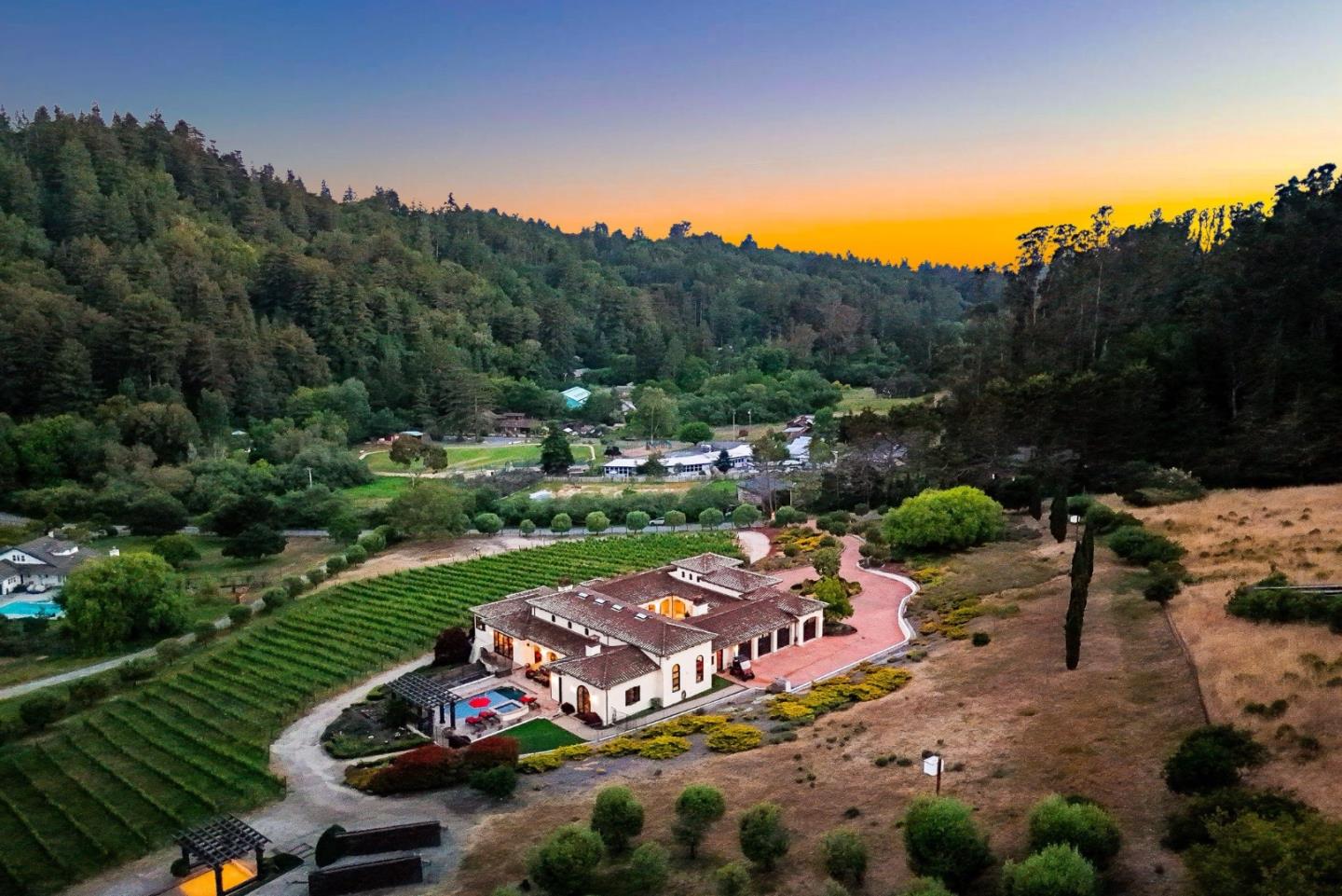 Detail Gallery Image 109 of 112 For 220 Falcon Hl, Santa Cruz,  CA 95065 - 5 Beds | 5/1 Baths