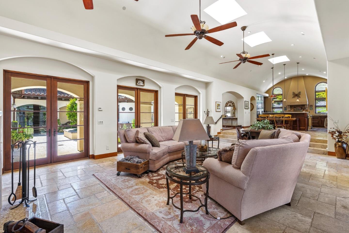 Detail Gallery Image 12 of 112 For 220 Falcon Hl, Santa Cruz,  CA 95065 - 5 Beds | 5/1 Baths