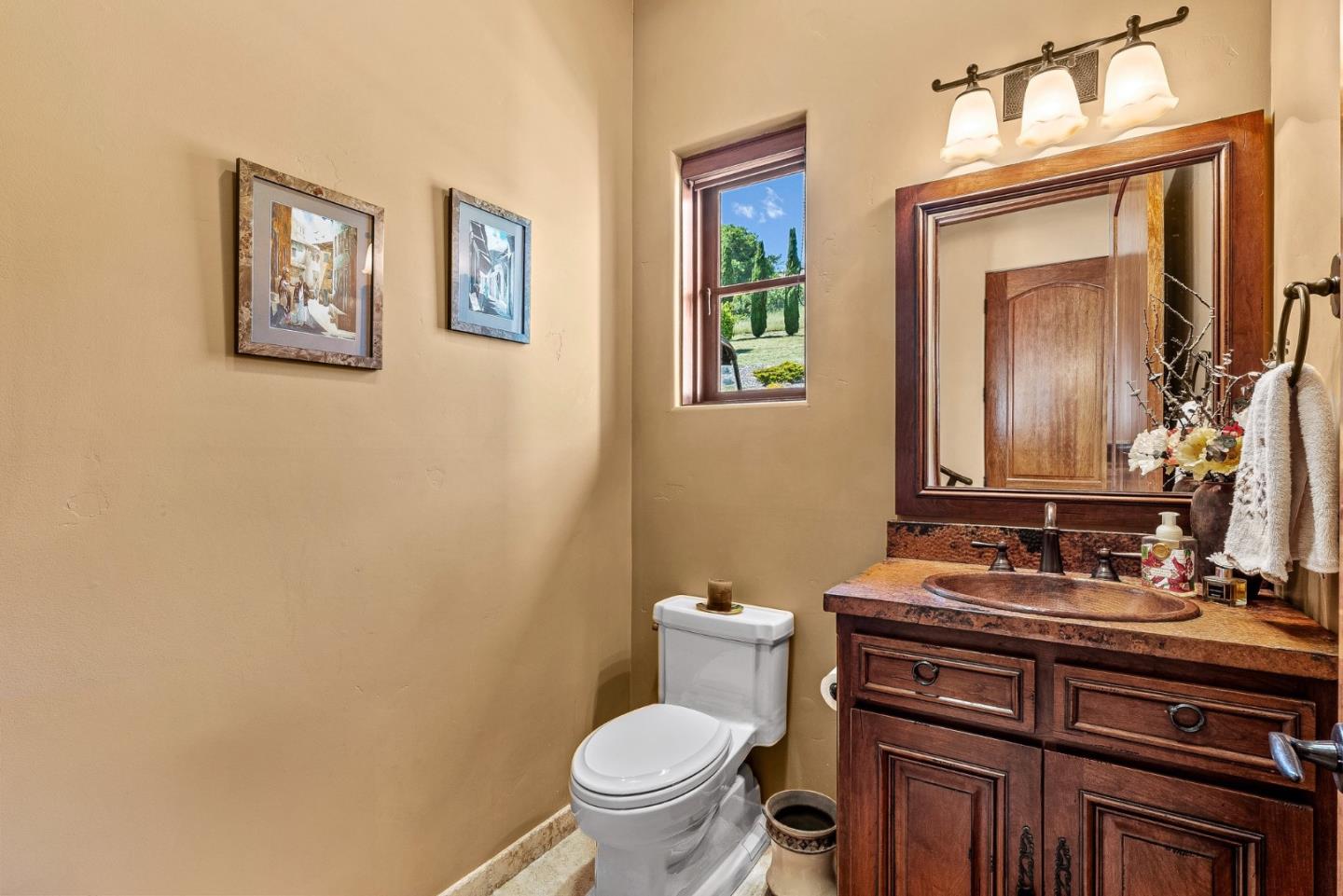 Detail Gallery Image 23 of 112 For 220 Falcon Hl, Santa Cruz,  CA 95065 - 5 Beds | 5/1 Baths