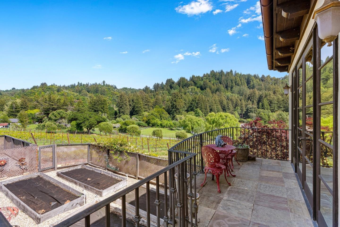 Detail Gallery Image 42 of 112 For 220 Falcon Hl, Santa Cruz,  CA 95065 - 5 Beds | 5/1 Baths