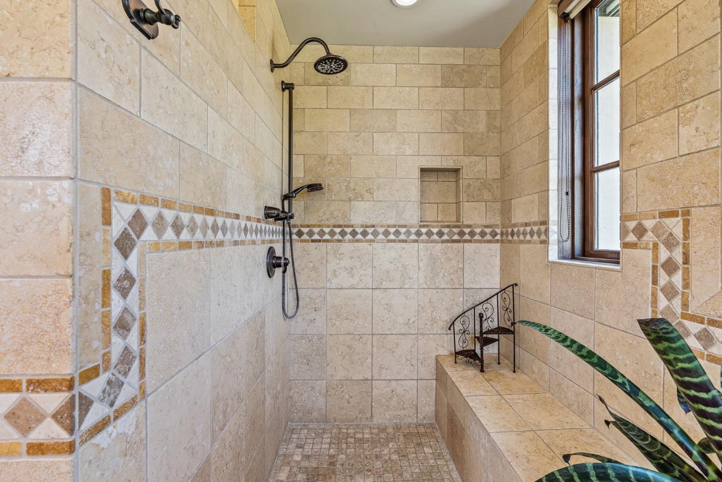 Detail Gallery Image 52 of 112 For 220 Falcon Hl, Santa Cruz,  CA 95065 - 5 Beds | 5/1 Baths