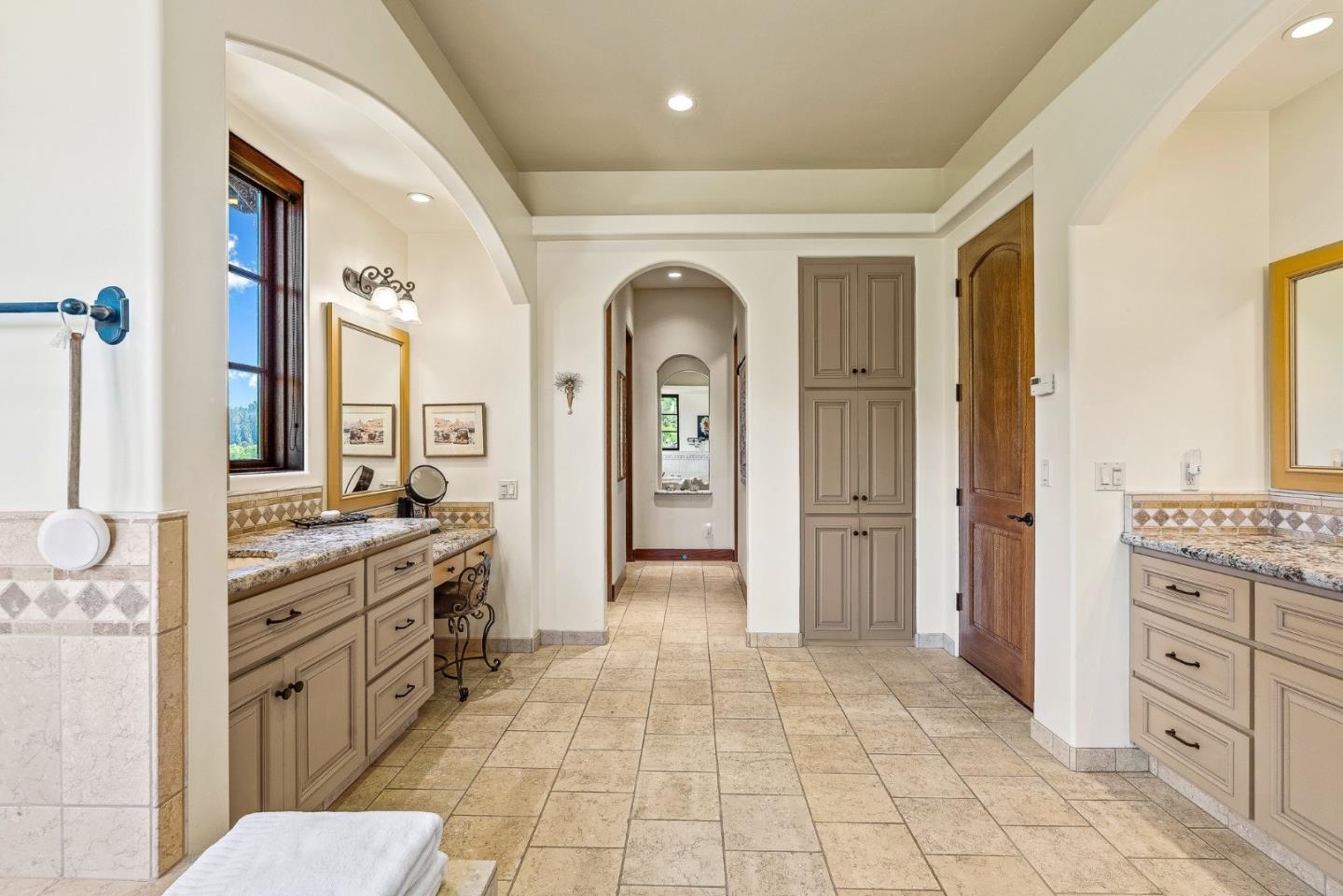 Detail Gallery Image 53 of 112 For 220 Falcon Hl, Santa Cruz,  CA 95065 - 5 Beds | 5/1 Baths