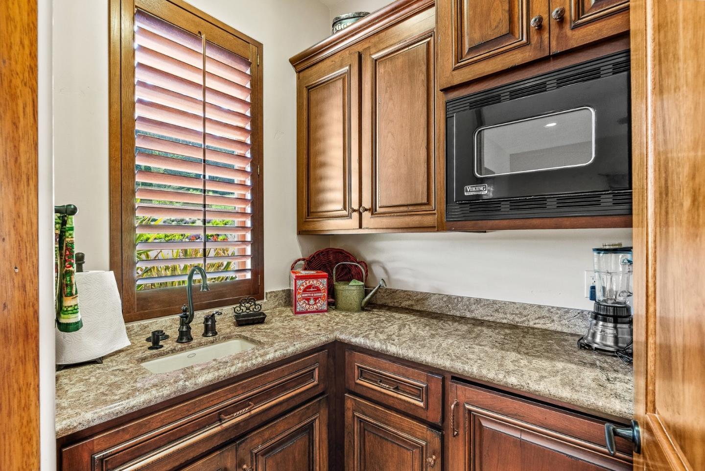 Detail Gallery Image 62 of 112 For 220 Falcon Hl, Santa Cruz,  CA 95065 - 5 Beds | 5/1 Baths