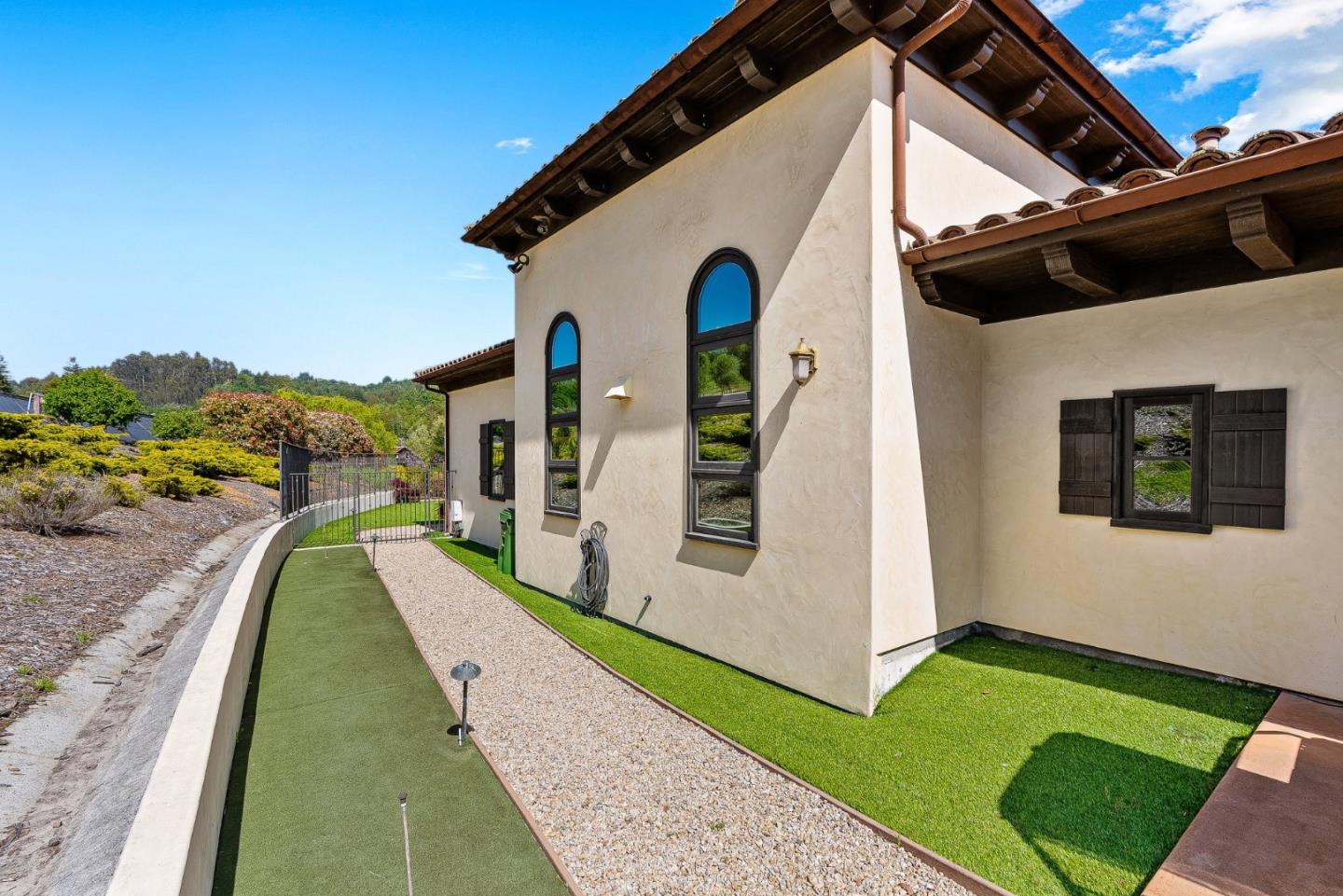 Detail Gallery Image 66 of 112 For 220 Falcon Hl, Santa Cruz,  CA 95065 - 5 Beds | 5/1 Baths