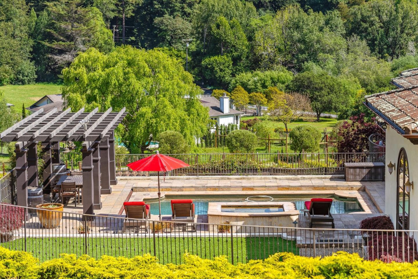 Detail Gallery Image 69 of 112 For 220 Falcon Hl, Santa Cruz,  CA 95065 - 5 Beds | 5/1 Baths