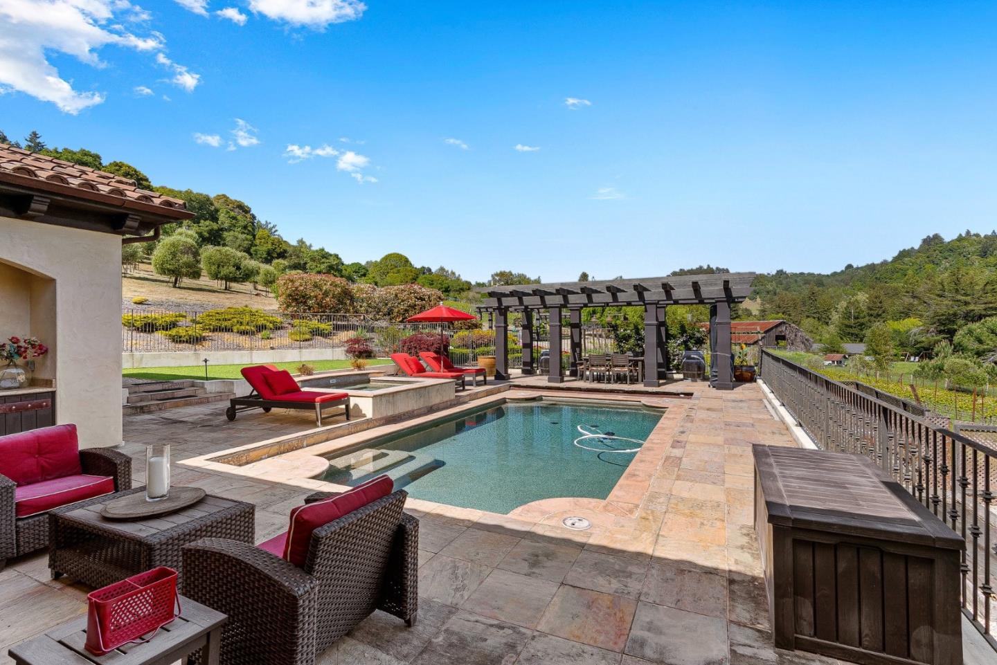 Detail Gallery Image 74 of 112 For 220 Falcon Hl, Santa Cruz,  CA 95065 - 5 Beds | 5/1 Baths