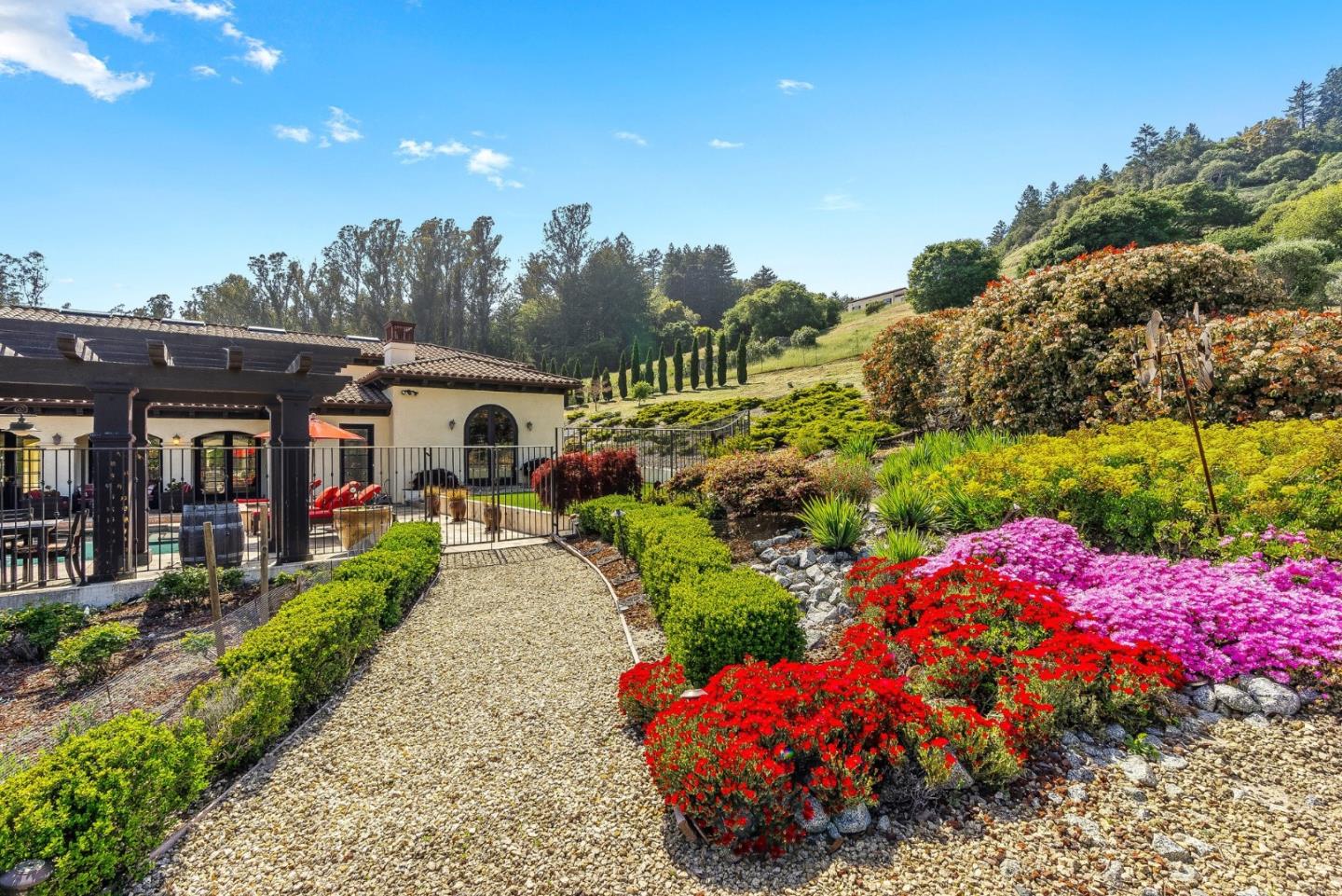 Detail Gallery Image 78 of 112 For 220 Falcon Hl, Santa Cruz,  CA 95065 - 5 Beds | 5/1 Baths