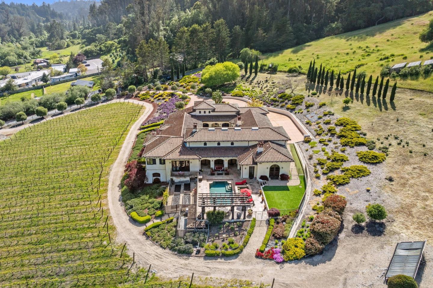 Detail Gallery Image 79 of 112 For 220 Falcon Hl, Santa Cruz,  CA 95065 - 5 Beds | 5/1 Baths